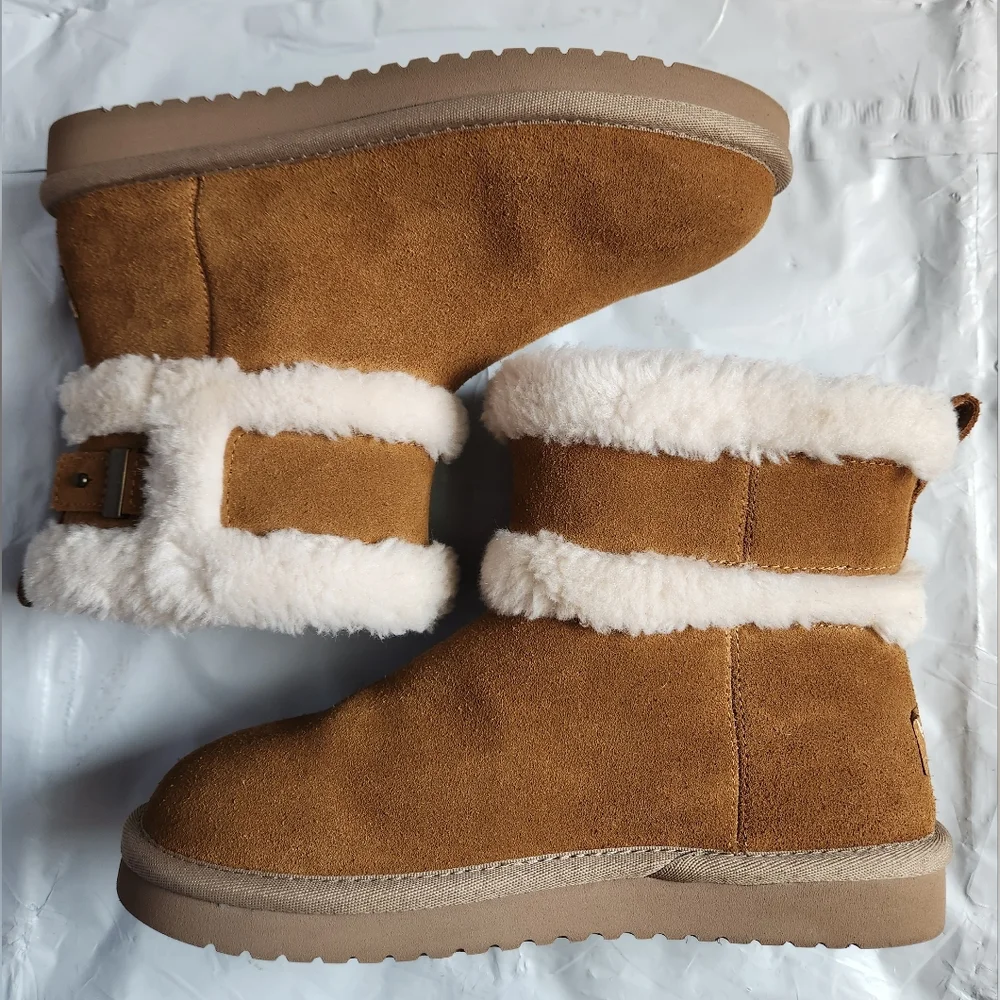 Cozy Tan Shearling-Lined Women's Boots